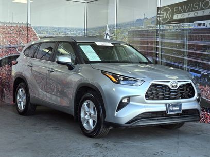 Used 2024 Toyota Highlander LE