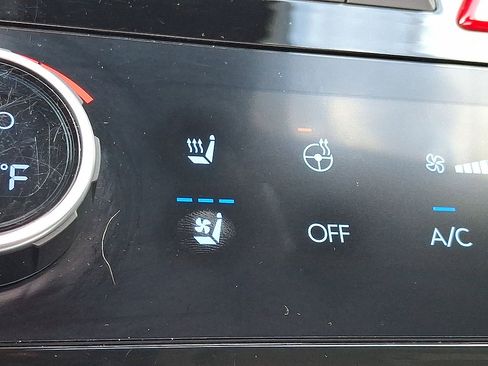 Certified 2024 Hyundai Santa Fe Limited AWD/4WD image 11