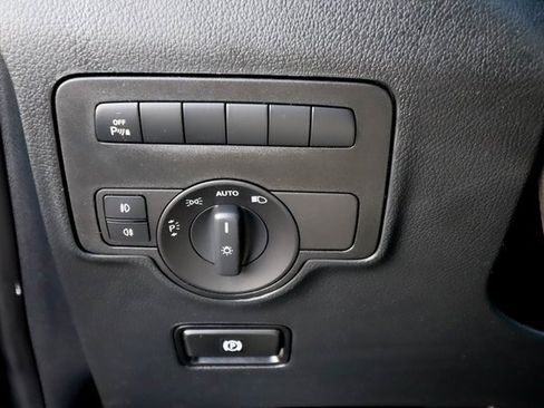 Used 2022 Mercedes-Benz Metris Passenger image 53