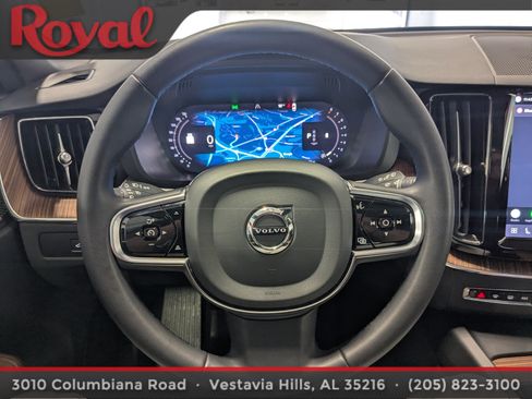 Certified 2024 Volvo XC60 B5 Plus AWD/4WD image 20
