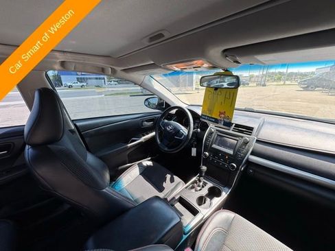 Used 2017 Toyota Camry SE w/ Moonroof Package FWD image 24