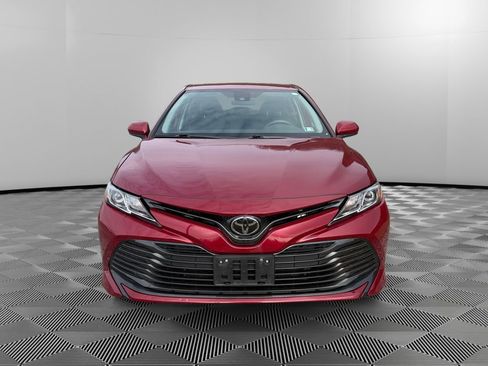 Used 2019 Toyota Camry LE image 2