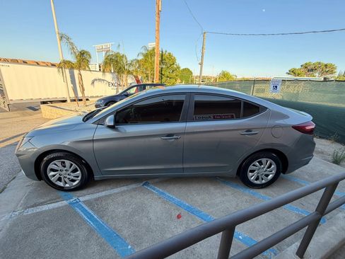 Used 2019 Hyundai Elantra SE w/ Cargo Package FWD image 6