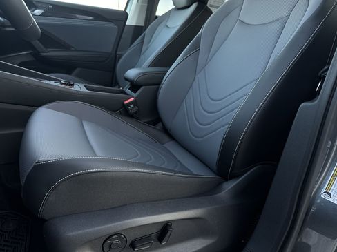 New 2026 Volkswagen Tiguan SE image 19