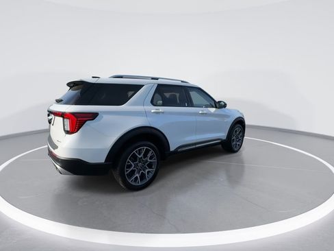 Used 2025 Ford Explorer Platinum w/ Ultimate Package AWD/4WD image 8
