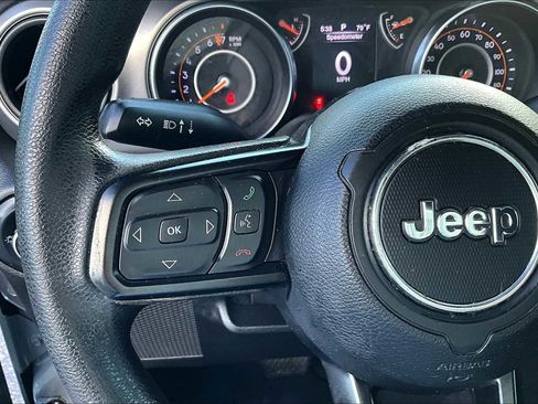 Used 2020 Jeep Gladiator Sport w/ Trailer Tow Package image 22