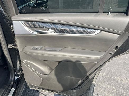Used 2024 Cadillac XT6 Premium Luxury AWD/4WD image 7