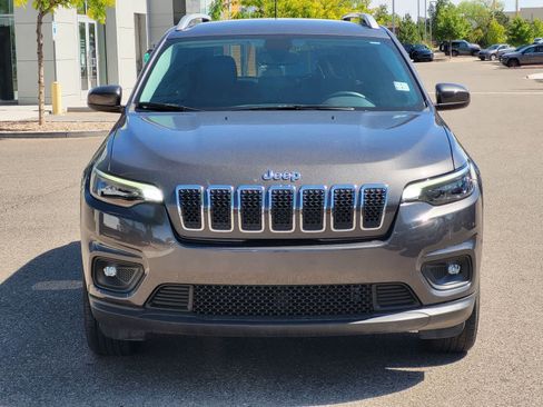 Used 2019 Jeep Cherokee Latitude Plus w/ Comfort/Convenience Group AWD/4WD image 2