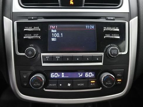 Used 2016 Nissan Altima 2.5 SV FWD image 14