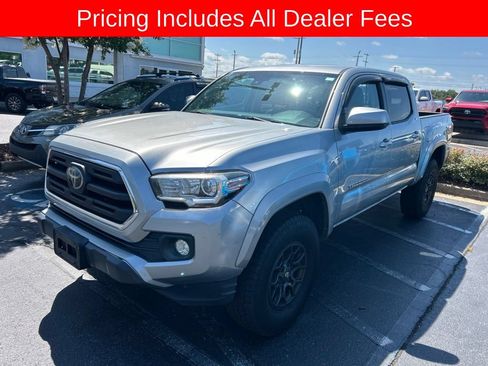 Used 2018 Toyota Tacoma SR5 RWD image 11
