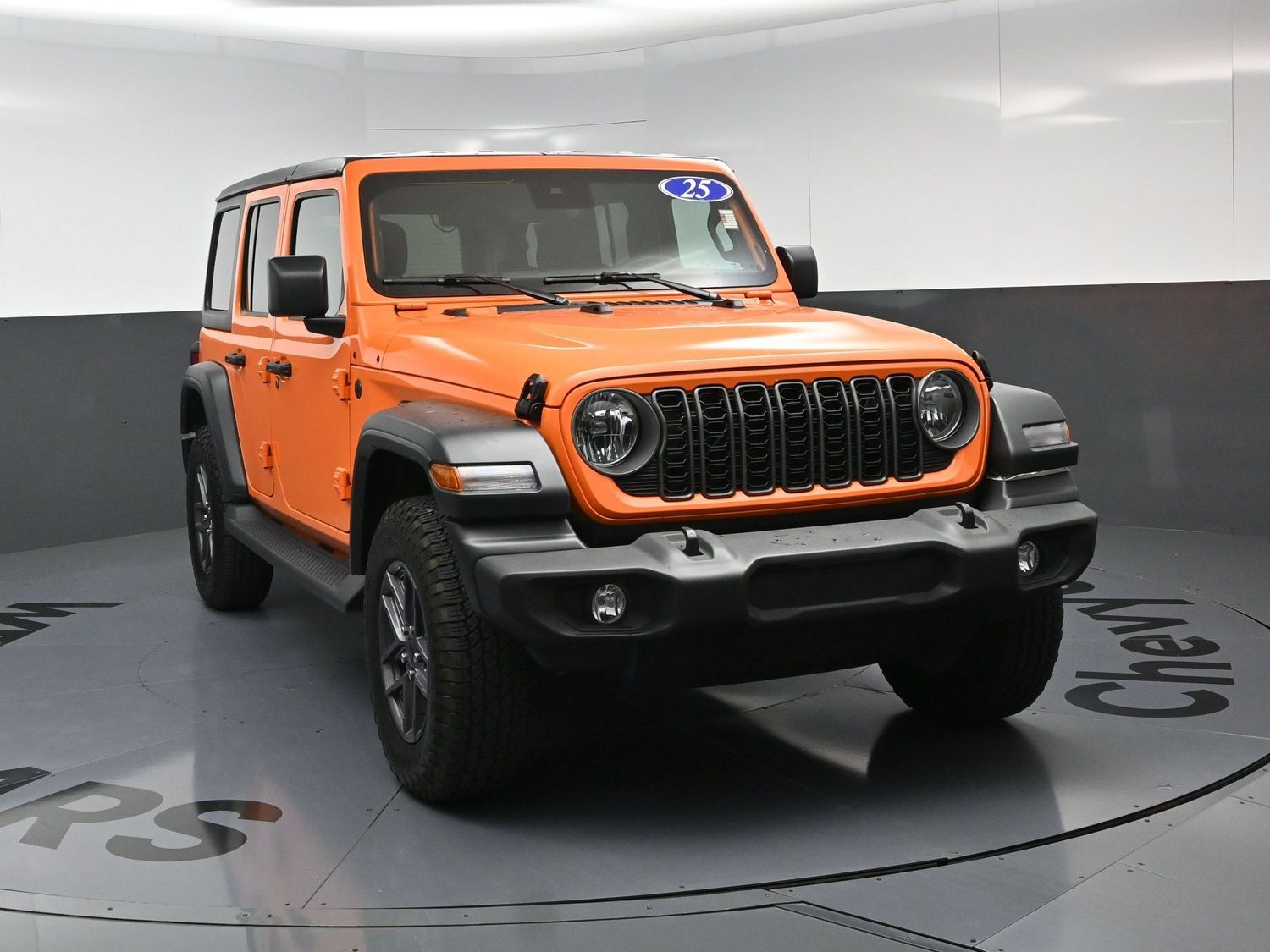 Used 2025 Jeep Wrangler Unlimited Sport AWD/4WD image 3