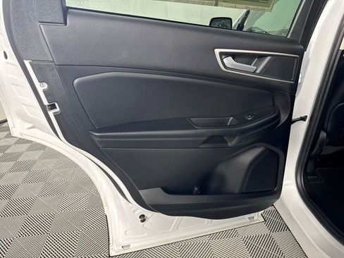 Used 2024 Ford Edge SEL image 25