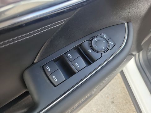 Used 2023 Buick Envision Preferred image 25