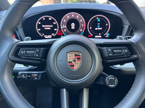 Used 2025 Porsche Cayenne AWD/4WD image 23
