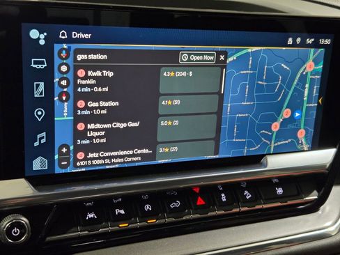 Used 2023 Chevrolet Silverado 1500 High Country w/ Technology Package image 3