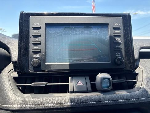 Used 2019 Toyota RAV4 XLE FWD image 26