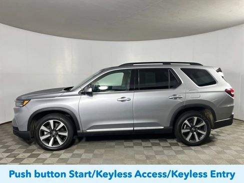 Certified 2025 Honda Pilot Touring image 17