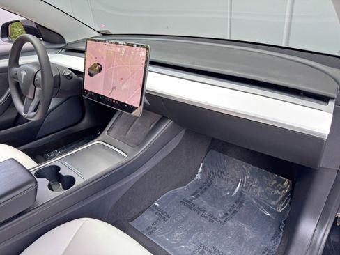 Used 2021 Tesla Model 3 Standard Range Plus RWD image 15