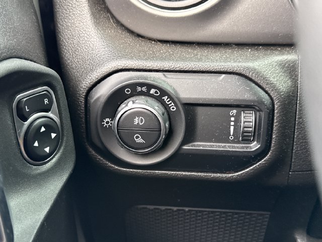 Used 2023 Jeep Gladiator Sport AWD/4WD image 39