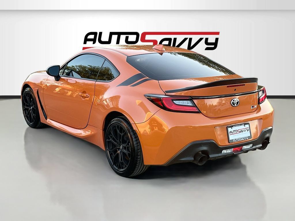 Used 2023 Toyota GR86 10th Anniversary SE RWD image 5