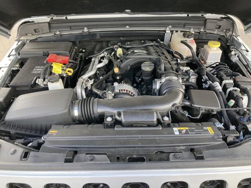 Used 2023 Jeep Gladiator Sport image 41