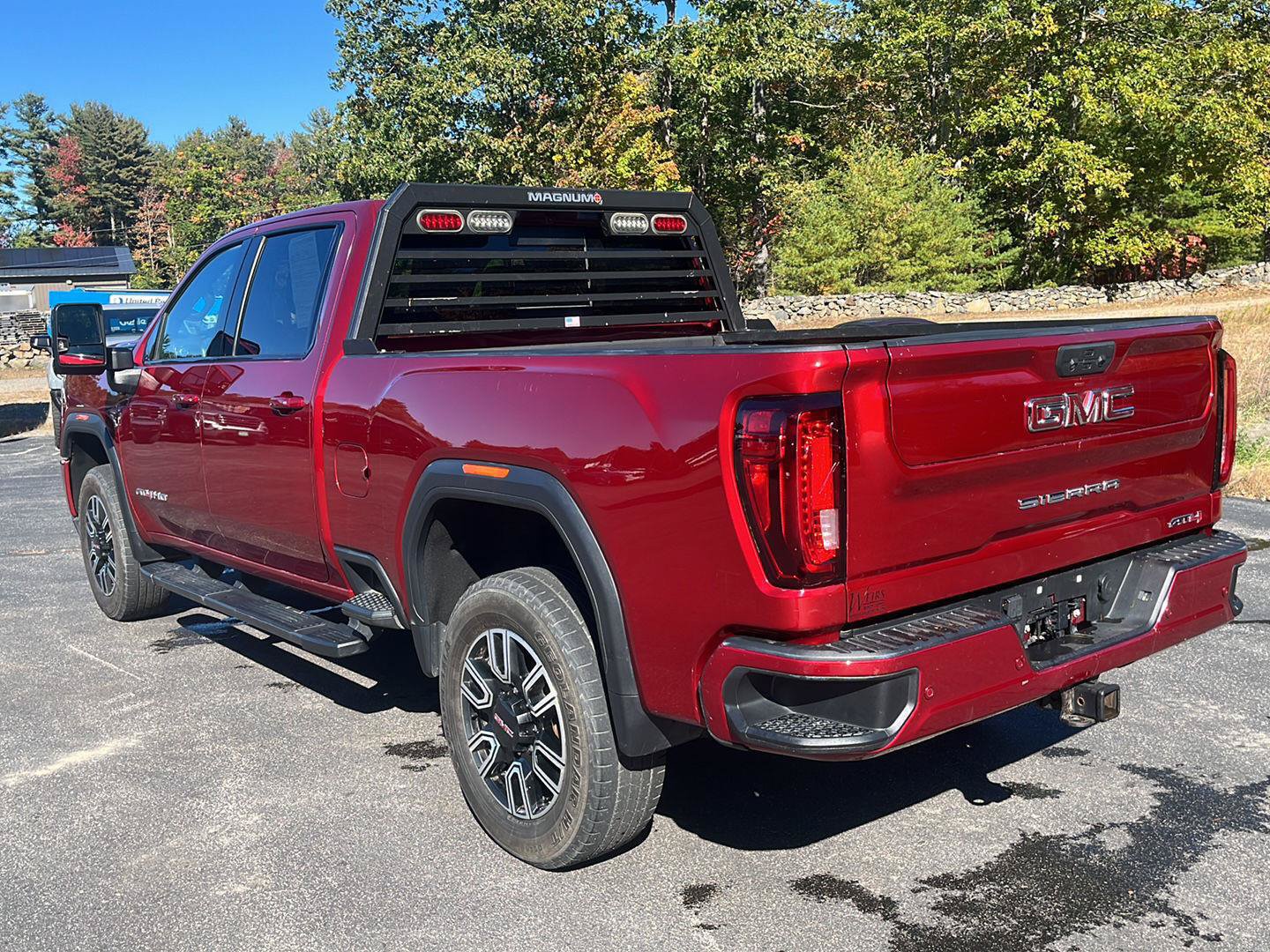 Used 2023 GMC Sierra 2500 AT4 w/ AT4 Preferred Package AWD/4WD image 3