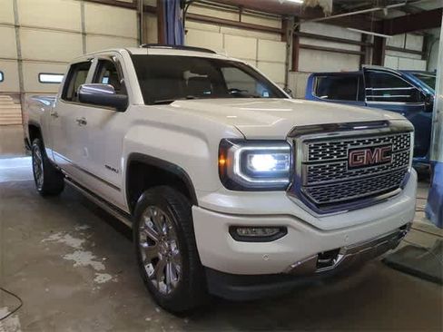Used 2018 GMC Sierra 1500 Denali w/ Denali Ultimate Package image 11