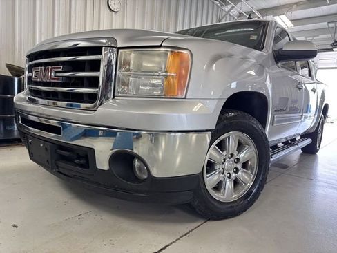 Used 2012 GMC Sierra 1500 SLT w/ SLT Convenience Package AWD/4WD image 29