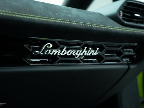 Used 2024 Lamborghini Huracan Sterrato image 45