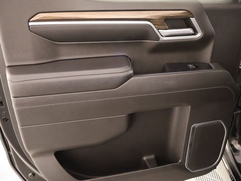 Used 2022 Chevrolet Silverado 1500 LT w/ Z71 Off-Road Package image 17