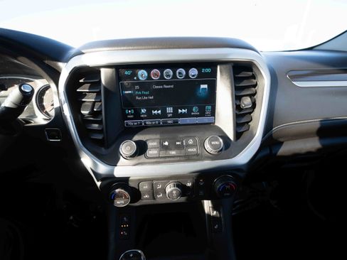 Used 2018 GMC Acadia SLT image 17