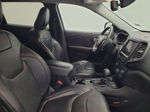 Used 2019 Jeep Cherokee Trailhawk AWD/4WD image 21