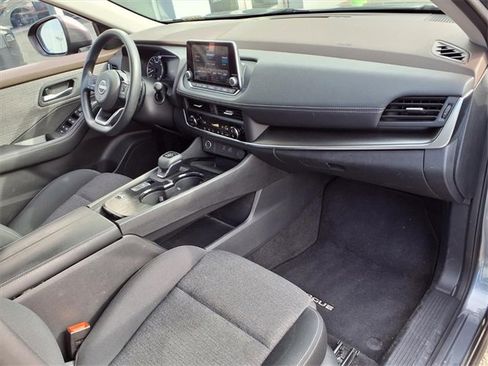 Used 2023 Nissan Rogue SV image 25
