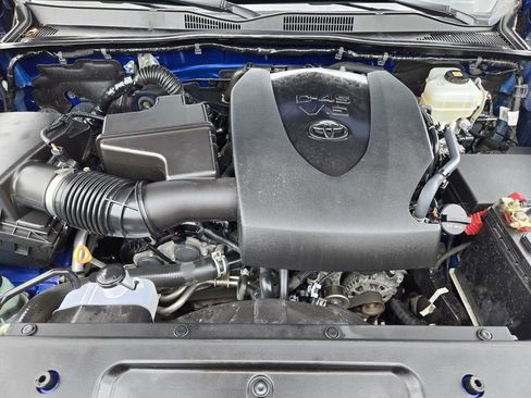 Certified 2022 Toyota Tacoma TRD Off-Road AWD/4WD image 20