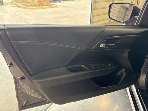 Used 2016 Honda Accord Sport image 18