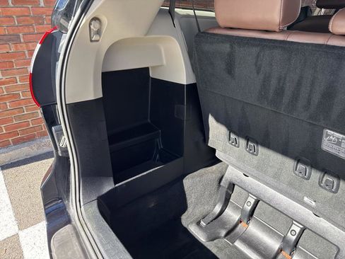 Used 2017 Toyota Sienna Limited Premium w/ Advanced Technology Package image 48