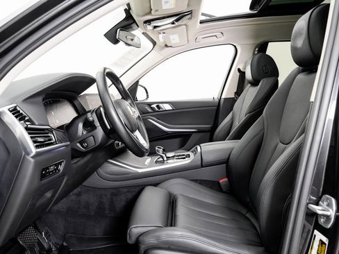 Used 2022 BMW X7 xDrive40i w/ Premium Package image 8
