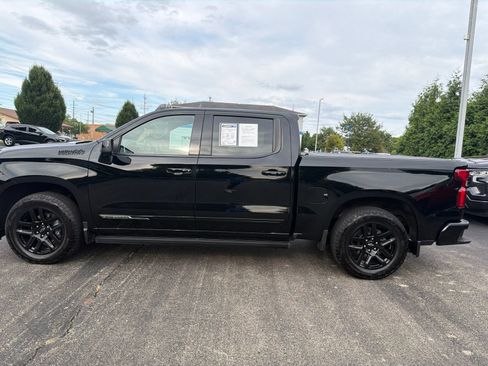 Used 2024 Chevrolet Silverado 1500 High Country w/ Midnight Edition AWD/4WD image 2