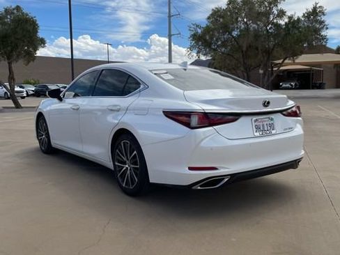 Used 2023 Lexus ES 350 w/ Premium Package FWD image 3