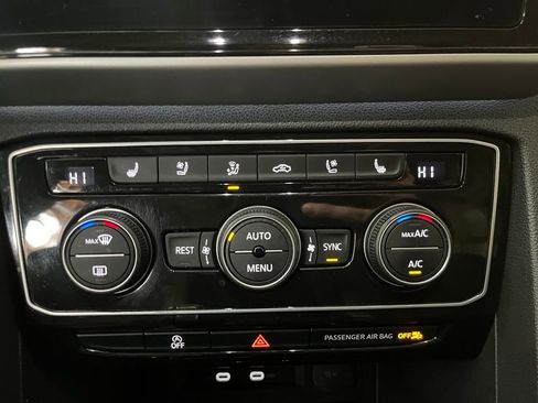 Used 2021 Volkswagen Atlas SEL Premium w/ MDO Package (Bench Seat) image 16