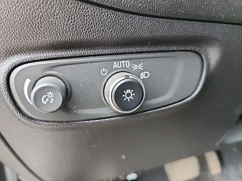 Used 2018 Chevrolet Equinox LT w/ Sun & Infotainment Package AWD/4WD image 14