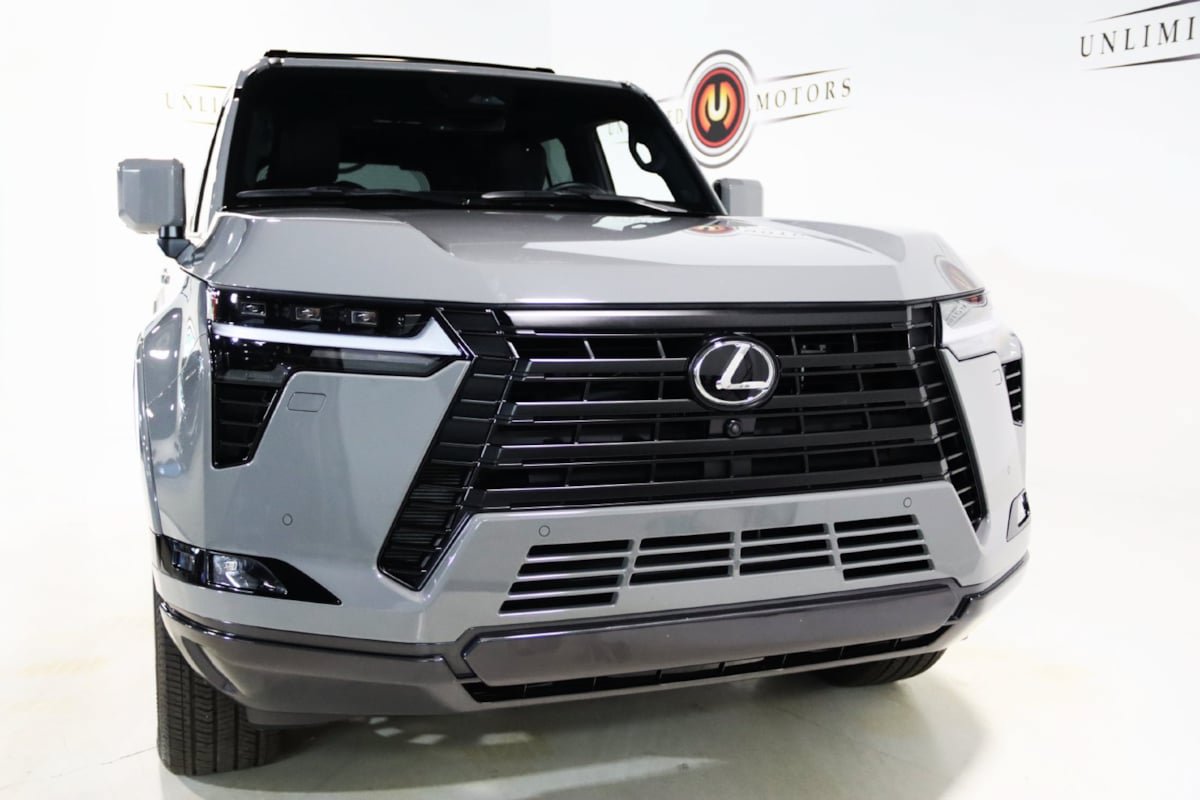 Used 2024 Lexus GX 550 w/ Accessory Package (2T) AWD/4WD image 24