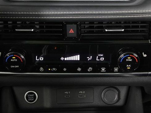 Certified 2022 Nissan Rogue SV w/ SV Premium Package FWD image 23