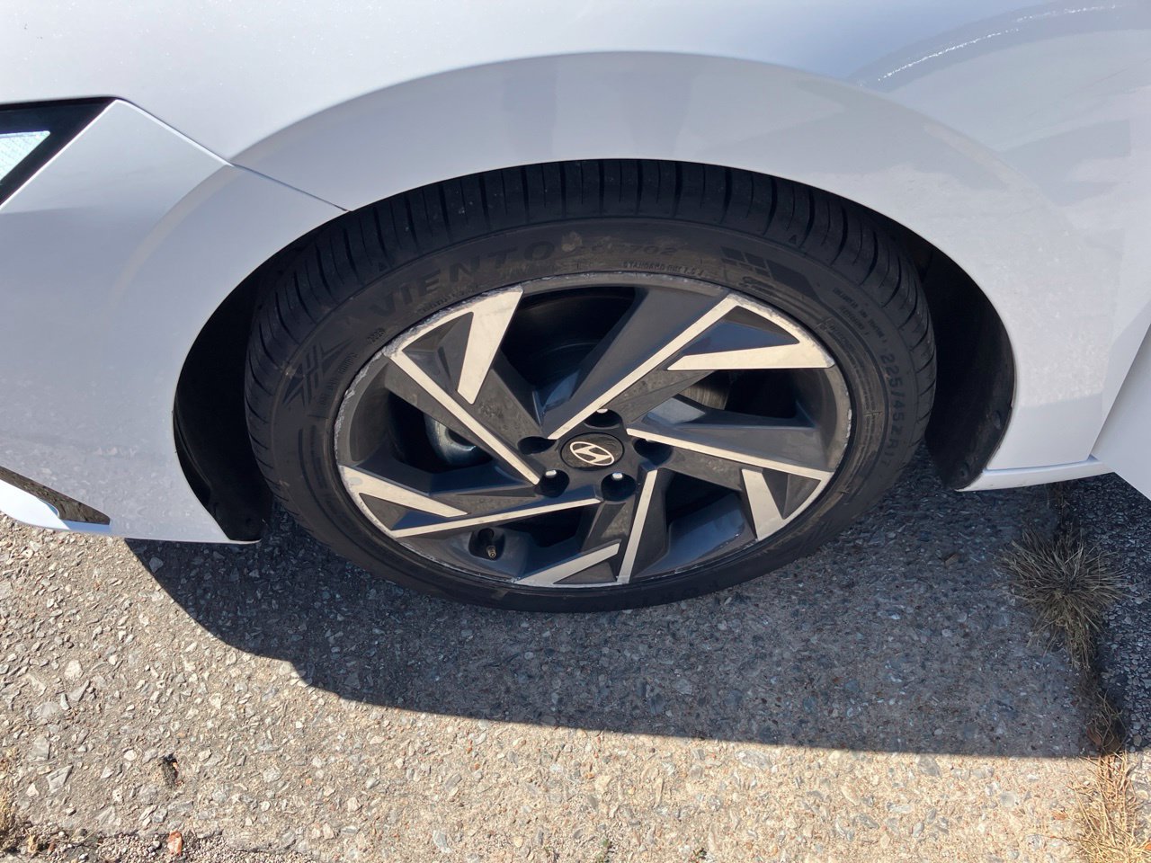 Used 2025 Hyundai Elantra Limited FWD image 11