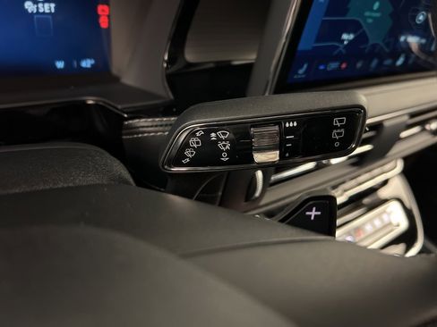 New 2026 Lincoln Corsair Premiere image 21