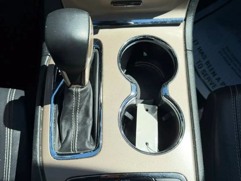 Used 2017 Jeep Grand Cherokee Limited AWD/4WD image 25