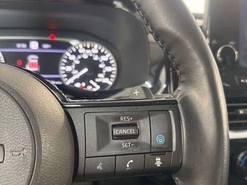 Used 2024 Nissan Pathfinder SL AWD/4WD image 5