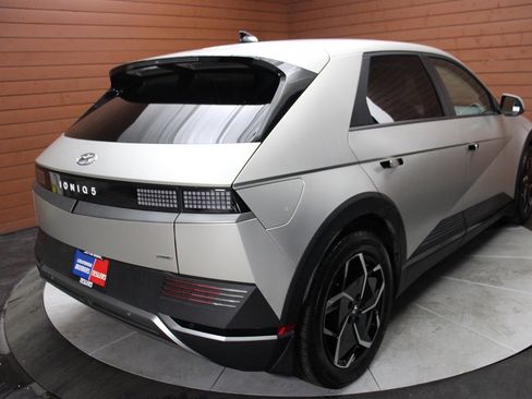 Used 2023 Hyundai Ioniq 5 SEL image 4