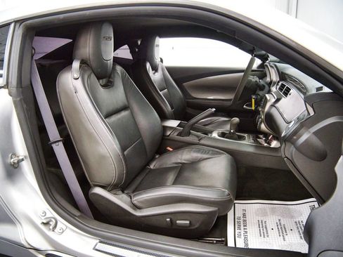 Used 2015 Chevrolet Camaro SS w/ SS Performance Package RWD image 13
