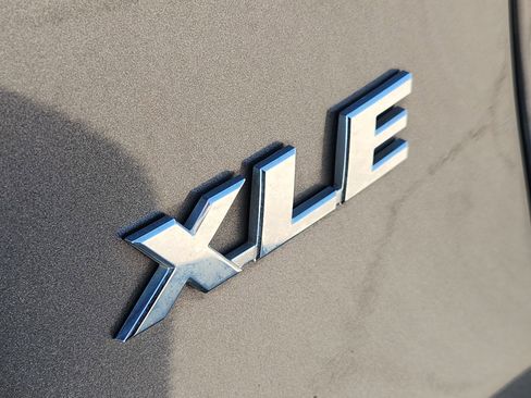 Used 2021 Toyota RAV4 XLE Premium FWD image 13